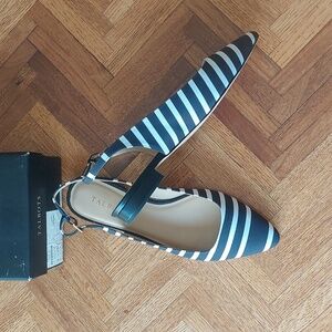 EUC Talbots black & white Edison sling 8.5 M